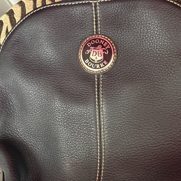 Dooney & Bourke Chic Dark Black Backpack with Logo - Picture 2 of 6